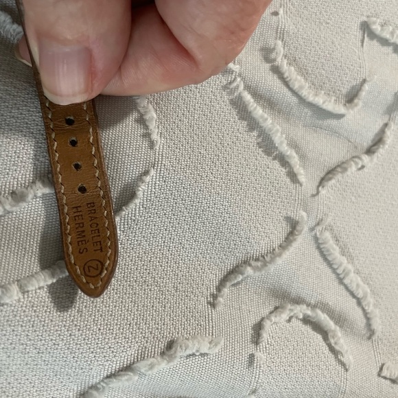 Hermès Kelly Watch , lightly worn ,in box .Price is firm🌺🌼🌸 - Picture 6 of 10